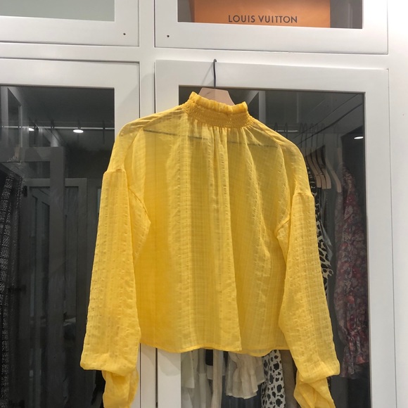 House of Harlow 1960 sheer yellow top - Picture 2 of 3